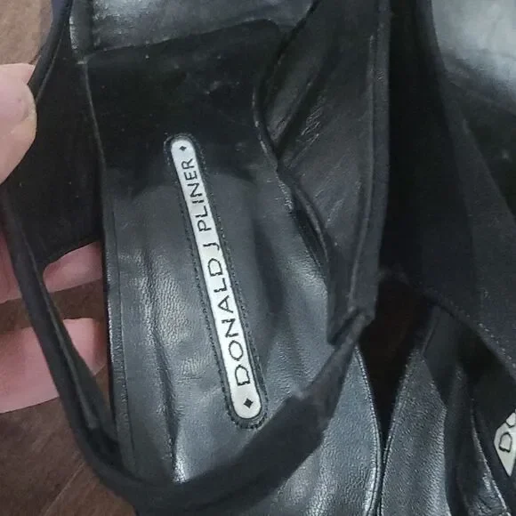 DONALD J. PLINER PEEP TOE BLACK WEDGE SANDALS SIZE 8 - Picture 4 of 6